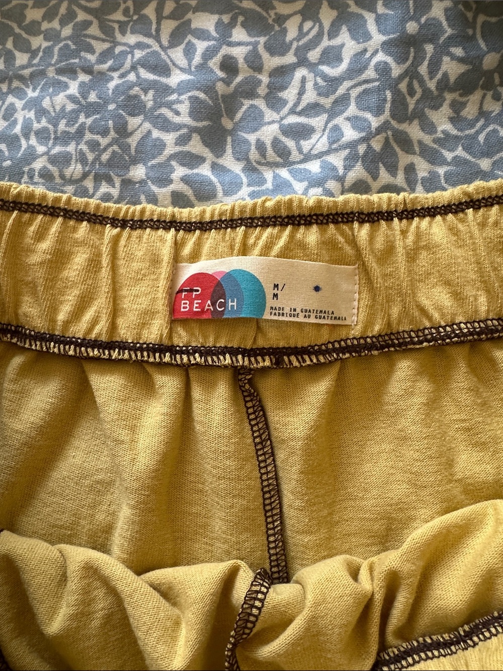 Sleeveless Mustard Two-Piece Set - Picture 3 of 6